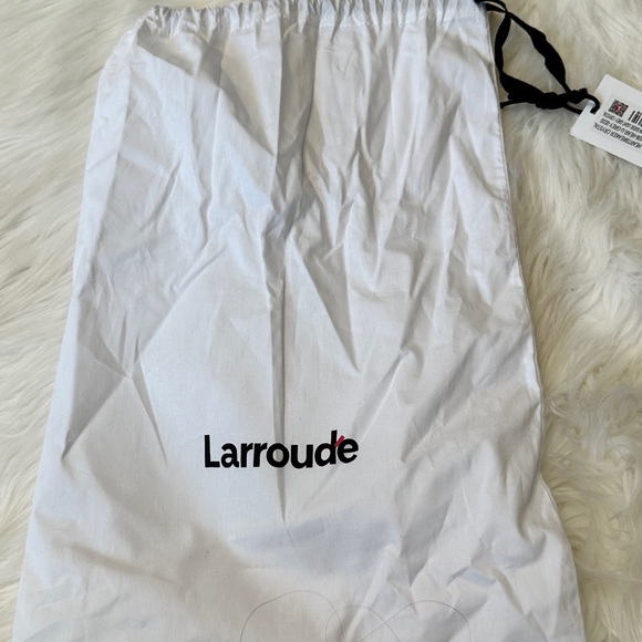 Larroude Heartbreaker Crossbody Bag In Crystal and Light Gray Vegan Suede NWT - Picture 4 of 14